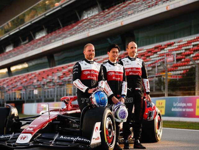 威廉姆斯逆转哈斯车队，皮亚斯特里惊艳四座