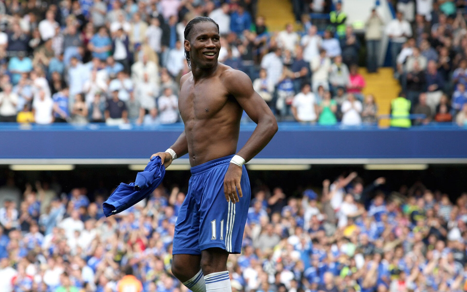 舞台越大越强，爱德华兹在欧冠决赛之夜的加冕